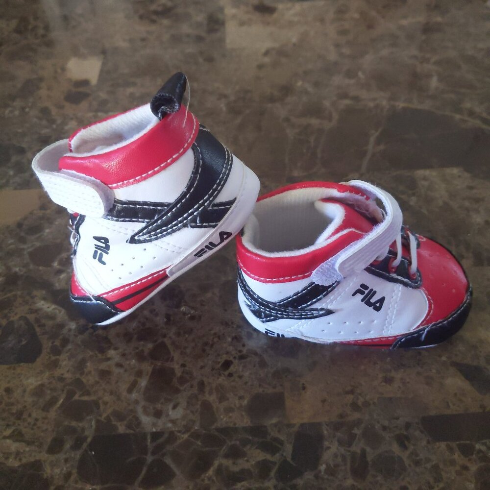 FILA BABY BOY SHOES SIZE O TO 6 MONTHS - Picture 2 of 11